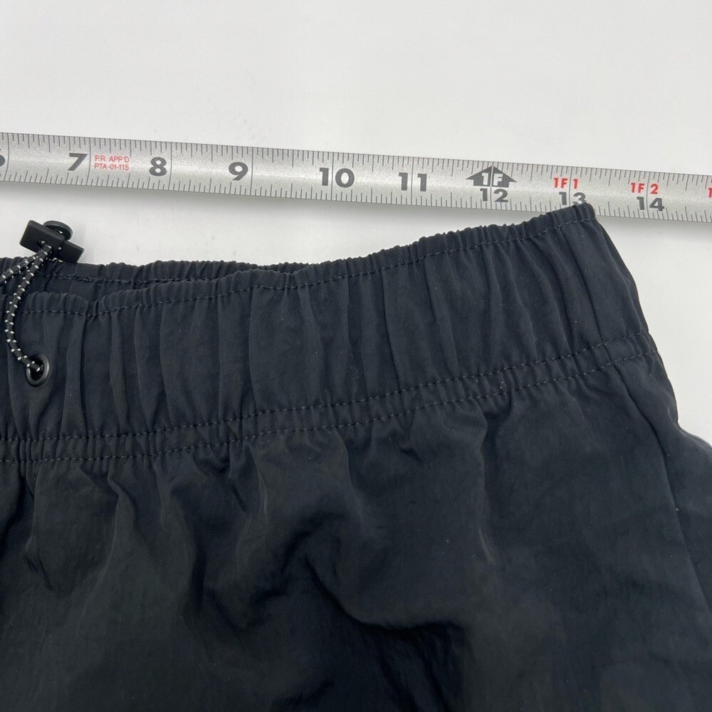 Nike Black Women's Cargo Shorts - Picture 7 of 9